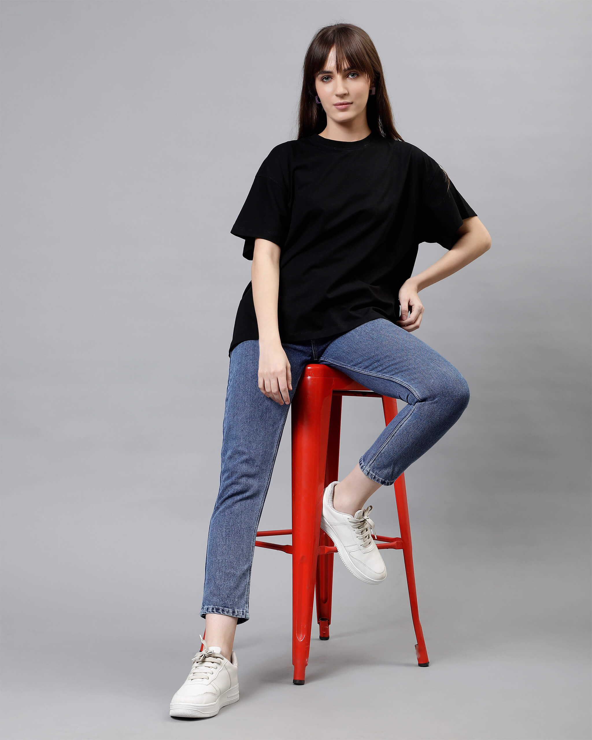 BlackOversizedWomen_sTshirt_56A0135.jpg