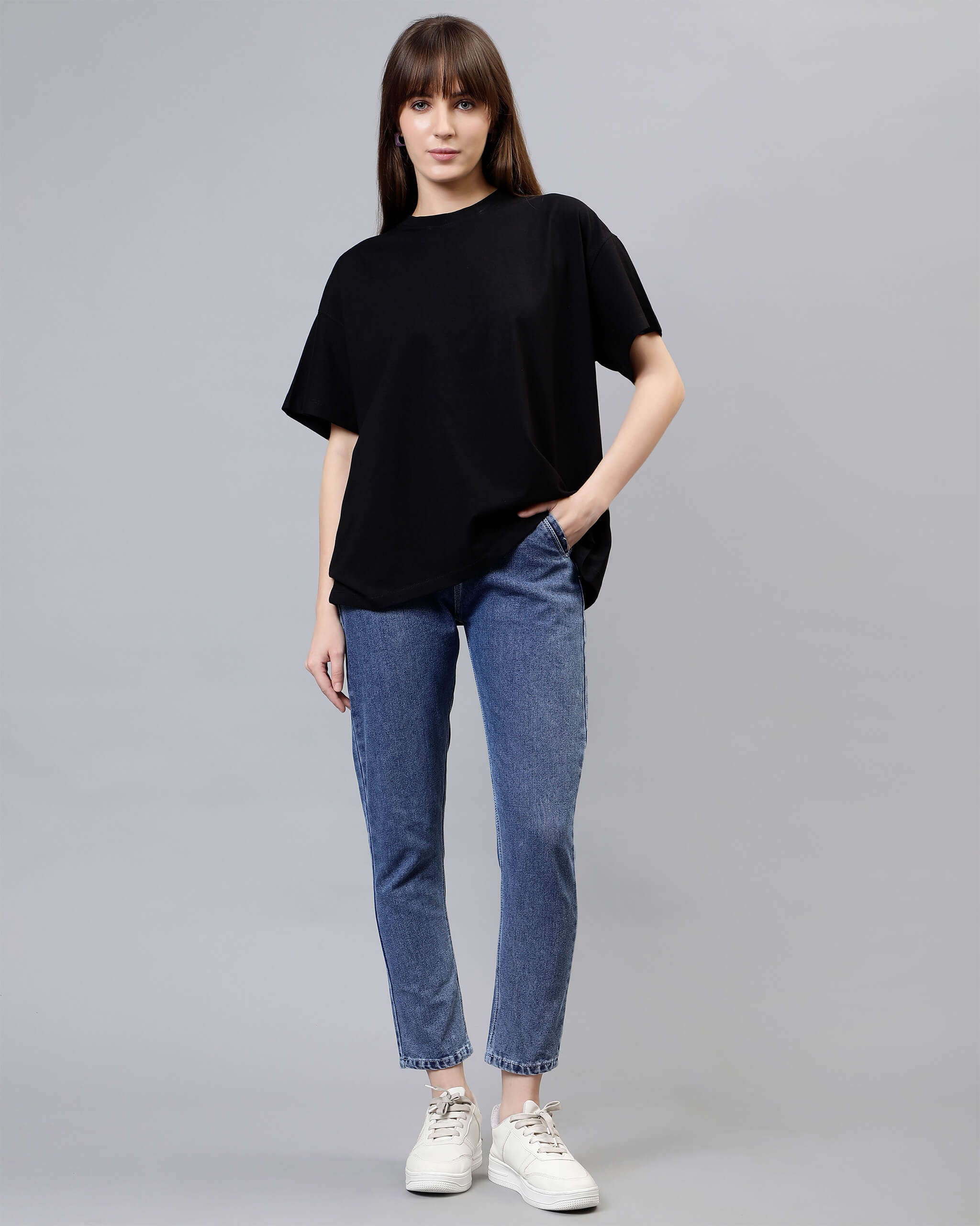 BlackOversizedWomen_sTshirt_56A0137.jpg